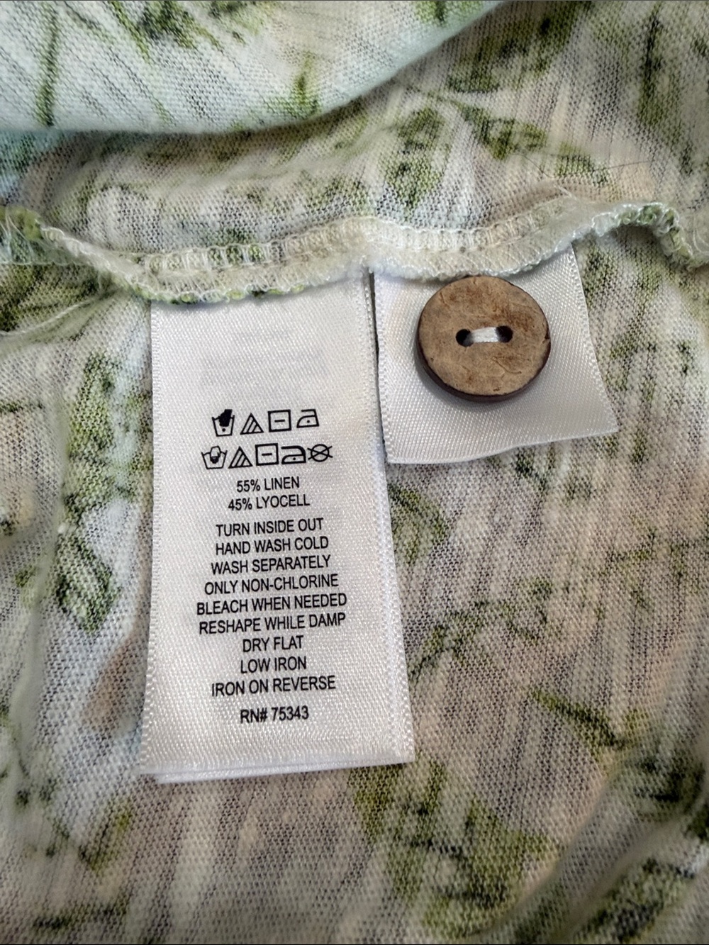 Tahari White Short Sleeve Top with Green Fern Print - Picture 5 of 5